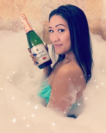 , 21  female escort, Barrie