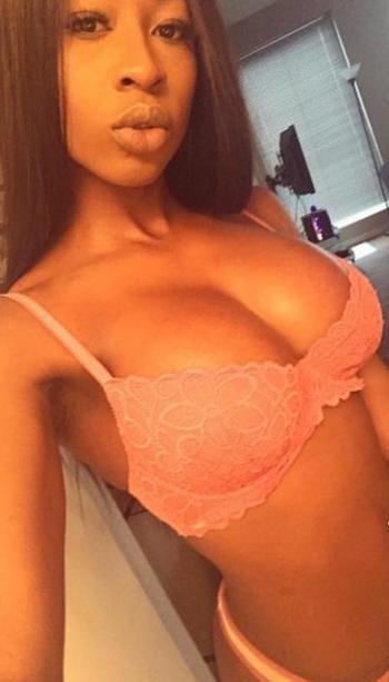 , 21  female escort, Barrie