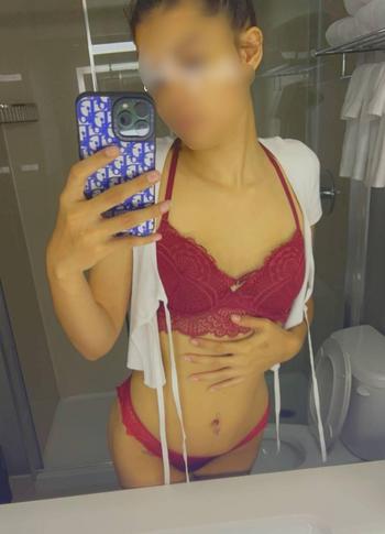 Lexi, 22 Caucasian/White female escort, Barrie
