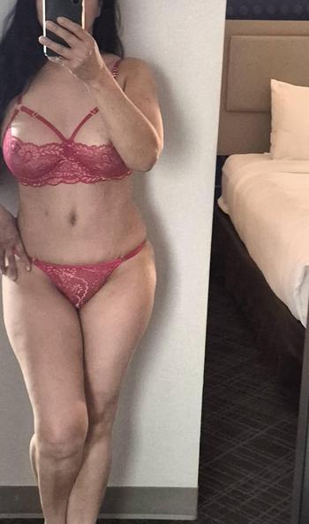 Sarah, 44 Mixed female escort, Barrie