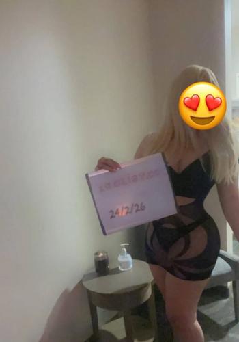 Julia, 37 Caucasian/White female escort, Barrie